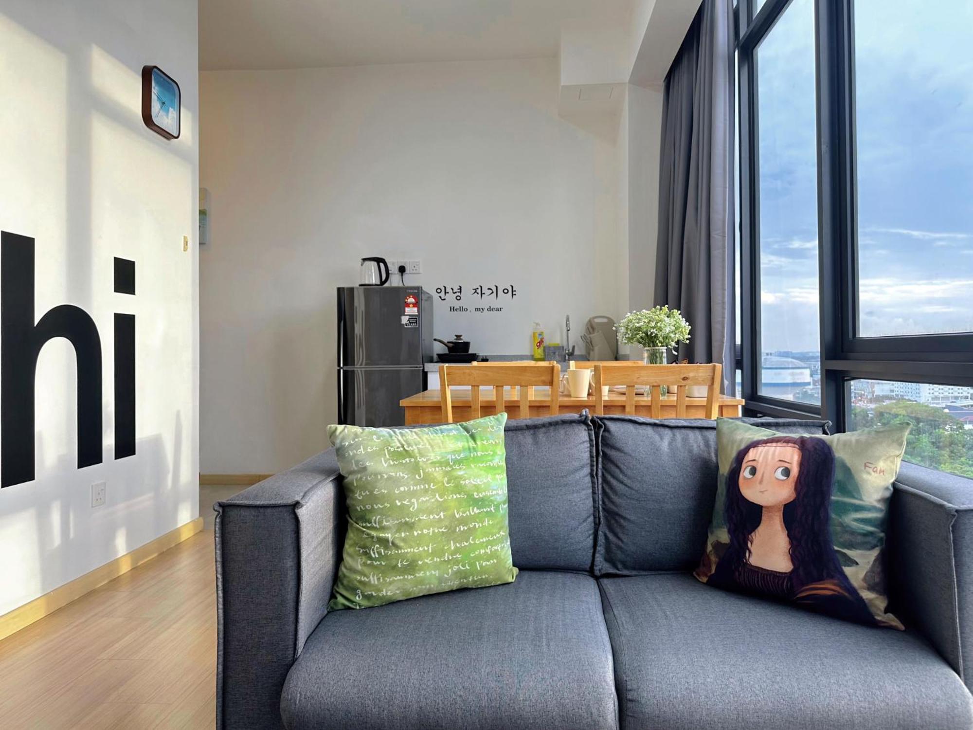 Apartment Jb Mount Austin Cube 8 Teens 2-5pax W/netflix 500mbpswifi