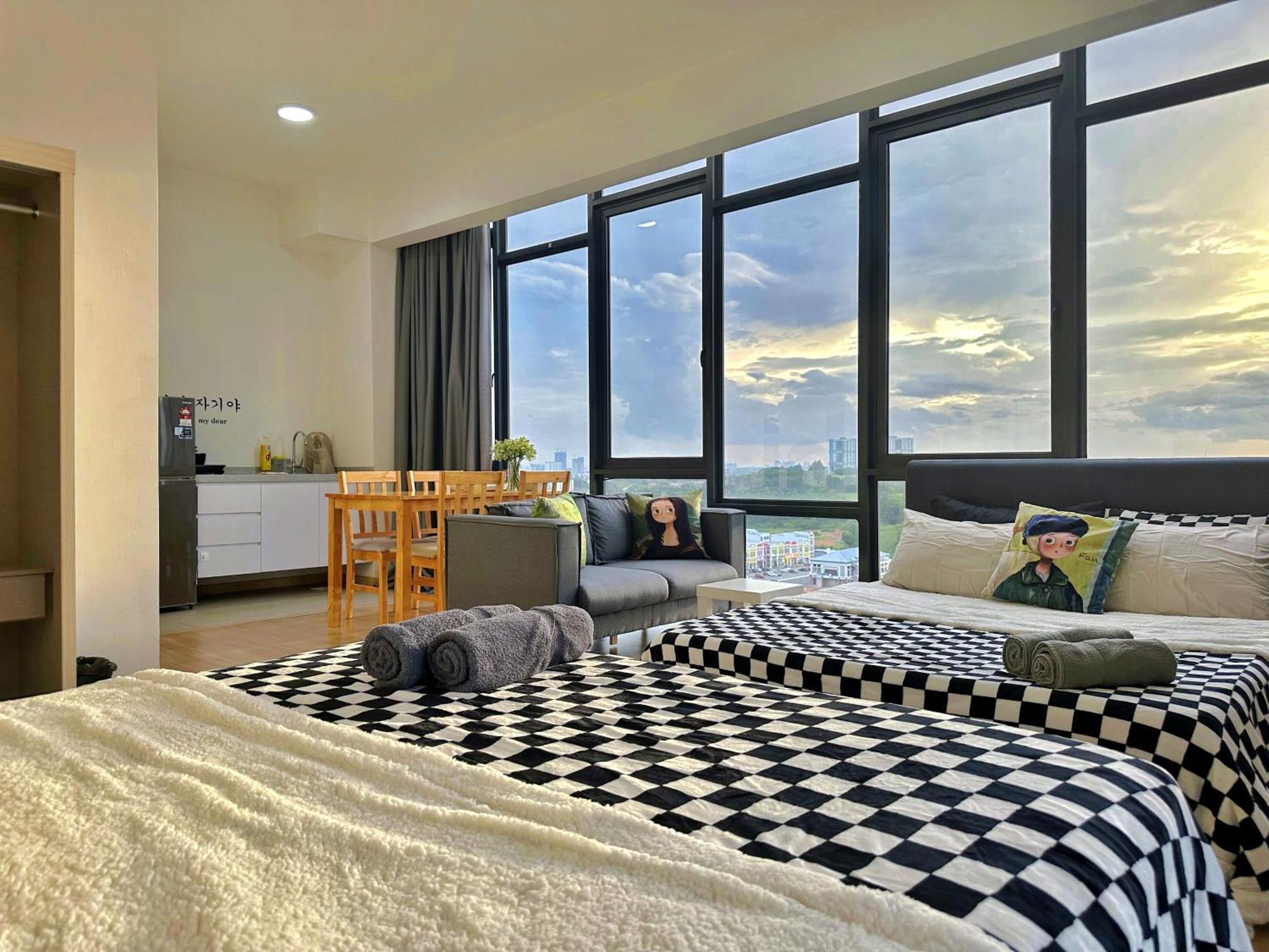 Apartment Jb Mount Austin Cube 8 Teens 2-5pax W/netflix 500mbpswifi